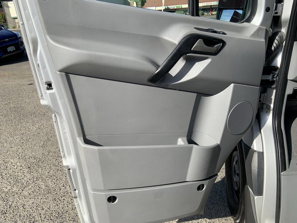 Used 2016 Mercedes-Benz Sprinter 2500 image 20