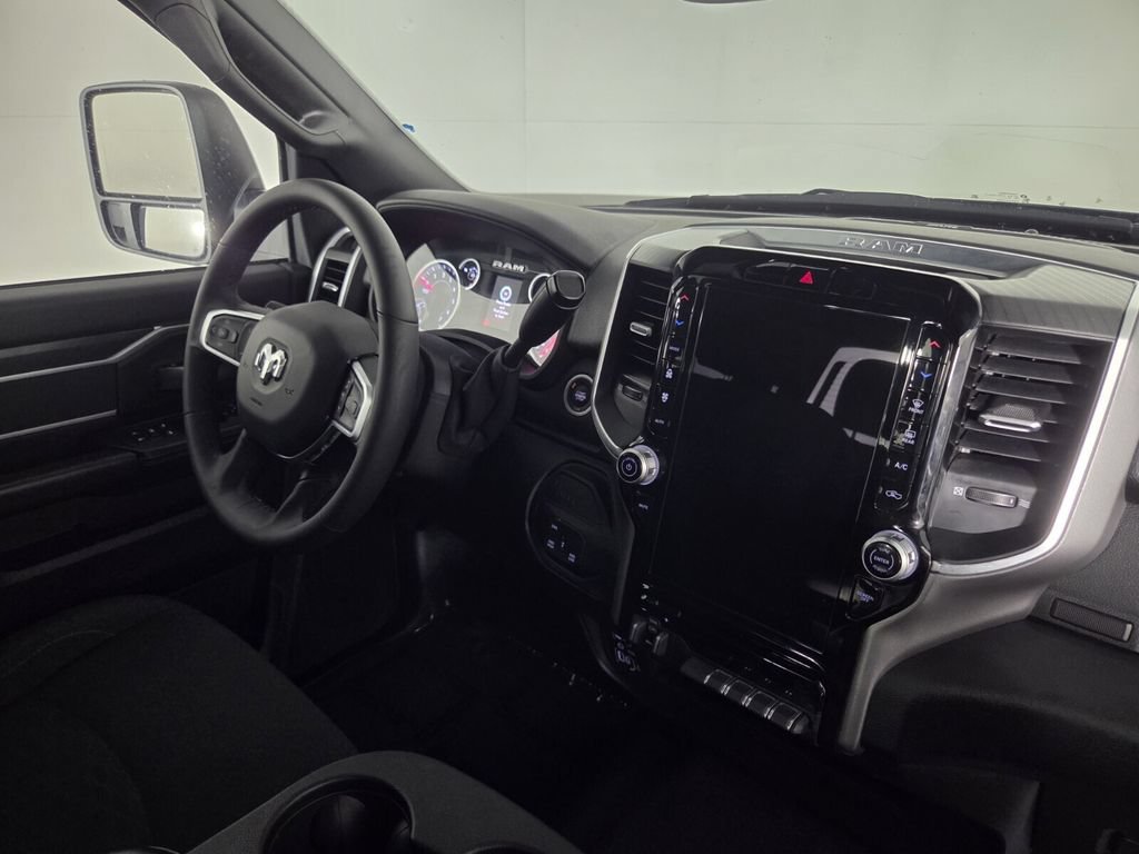 Used 2025 RAM 2500 Big Horn AWD/4WD image 32
