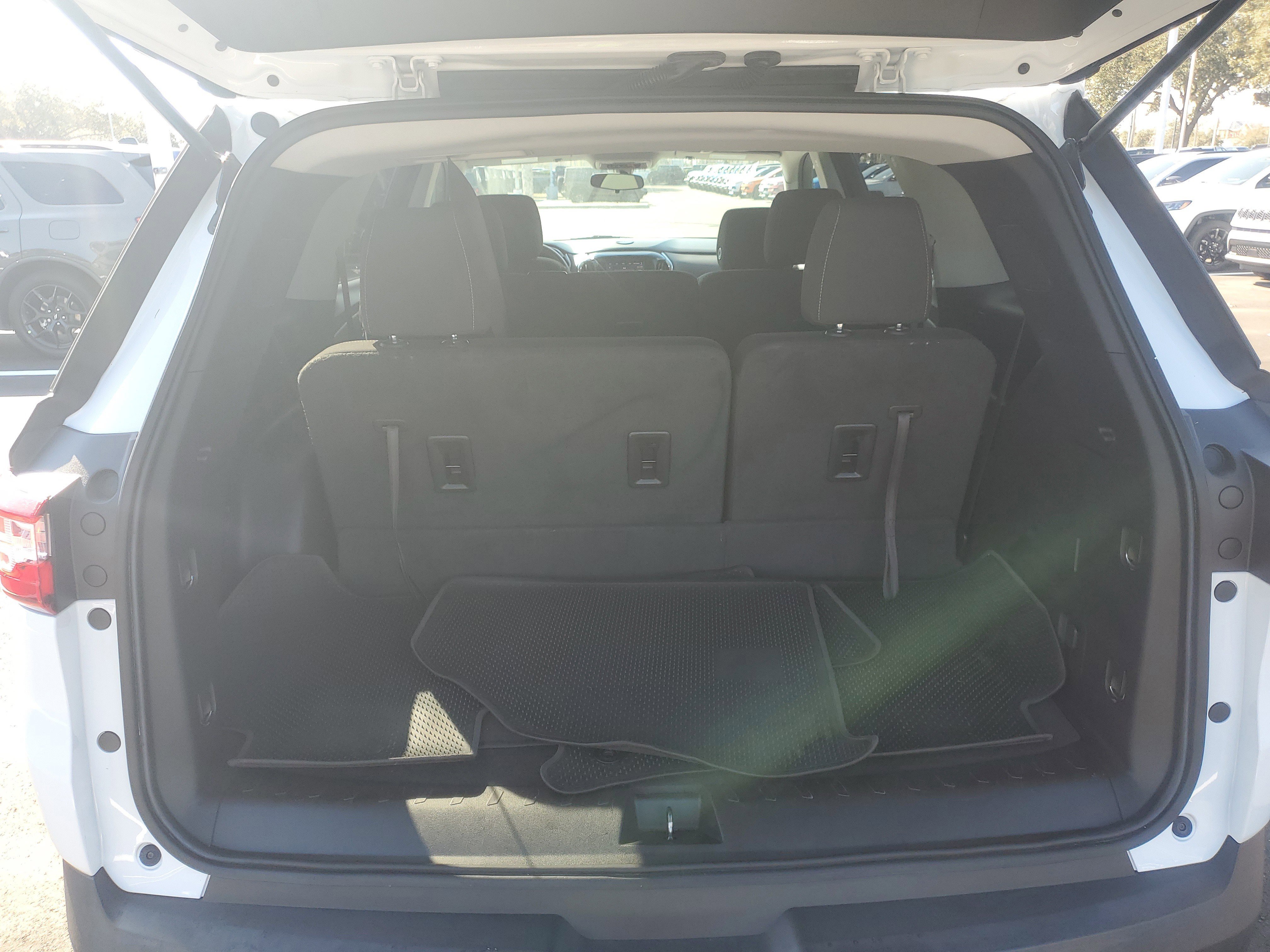 Used 2020 Chevrolet Traverse LS image 8