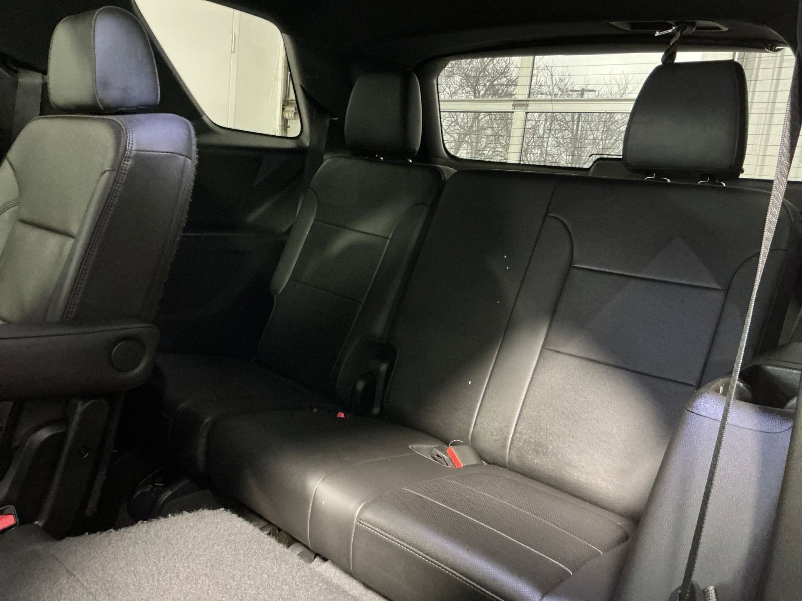 Used 2023 Chevrolet Traverse High Country image 33