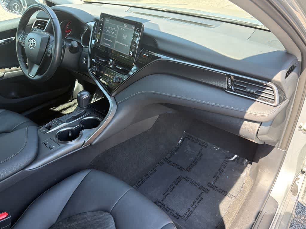 Used 2022 Toyota Camry XSE FWD image 13
