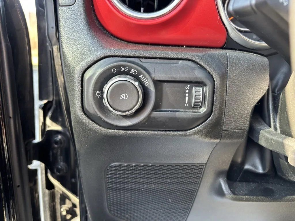 Used 2023 Jeep Wrangler Unlimited Rubicon w/ LED Lighting Group image 12