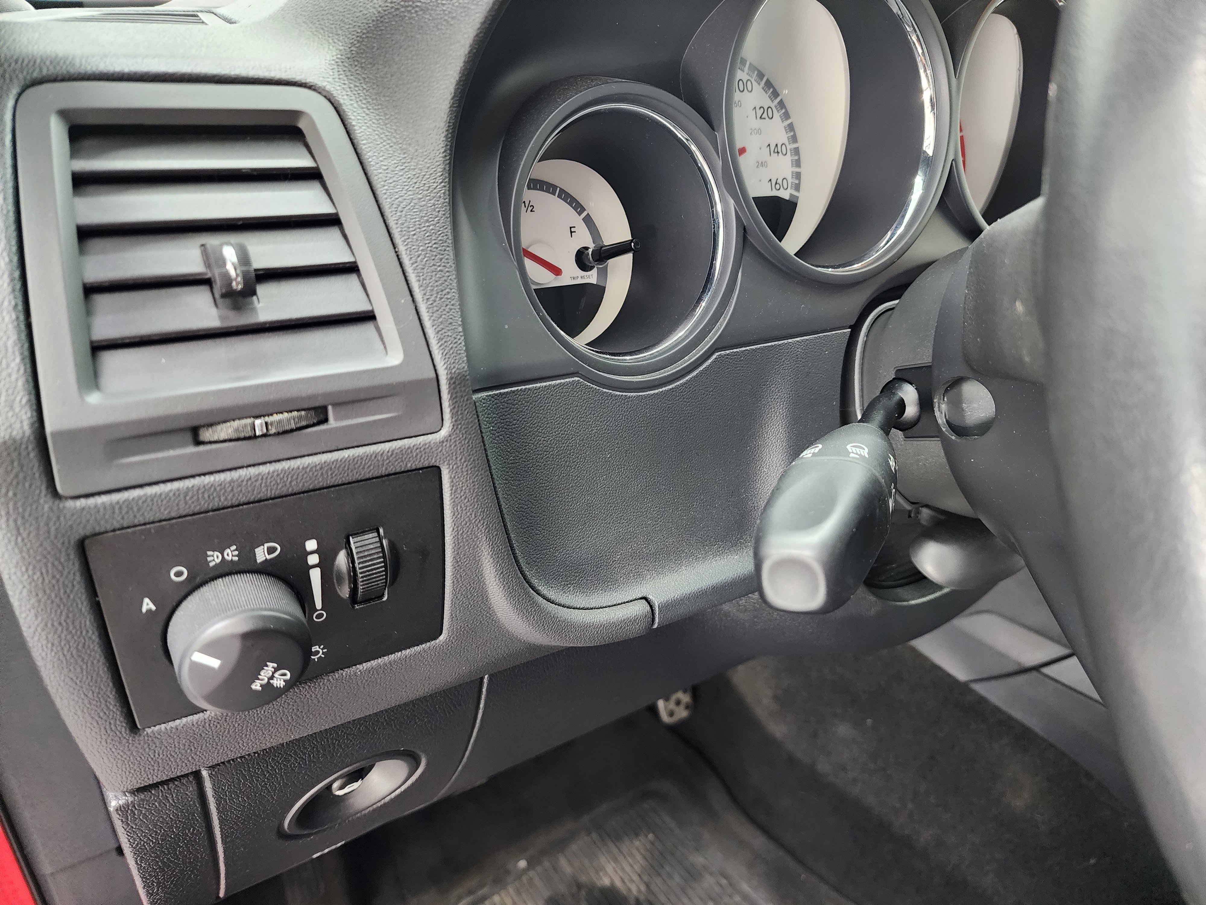 Used 2010 Dodge Challenger R/T RWD image 34
