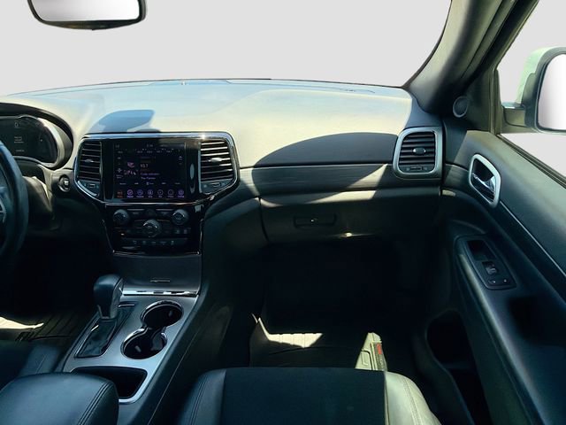Used 2020 Jeep Grand Cherokee Altitude RWD image 17