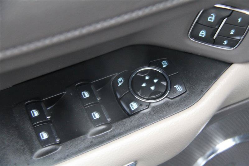 Used 2020 Ford Expedition Max XLT w/ Equipment Group 202A AWD/4WD image 18