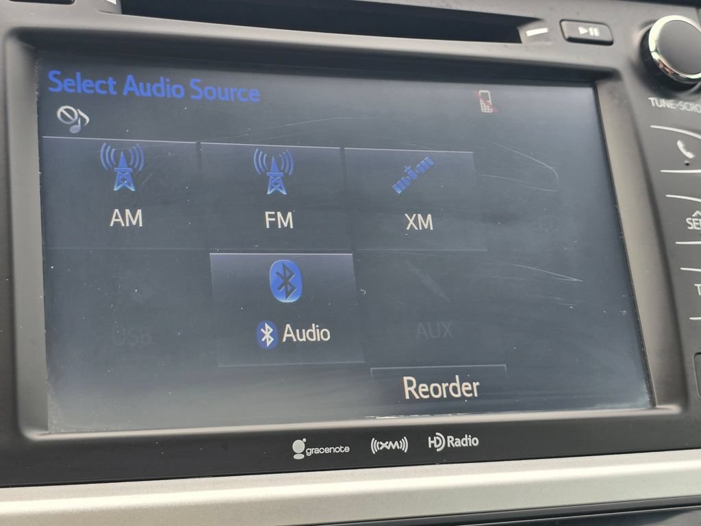 Used 2019 Toyota Highlander XLE FWD image 6