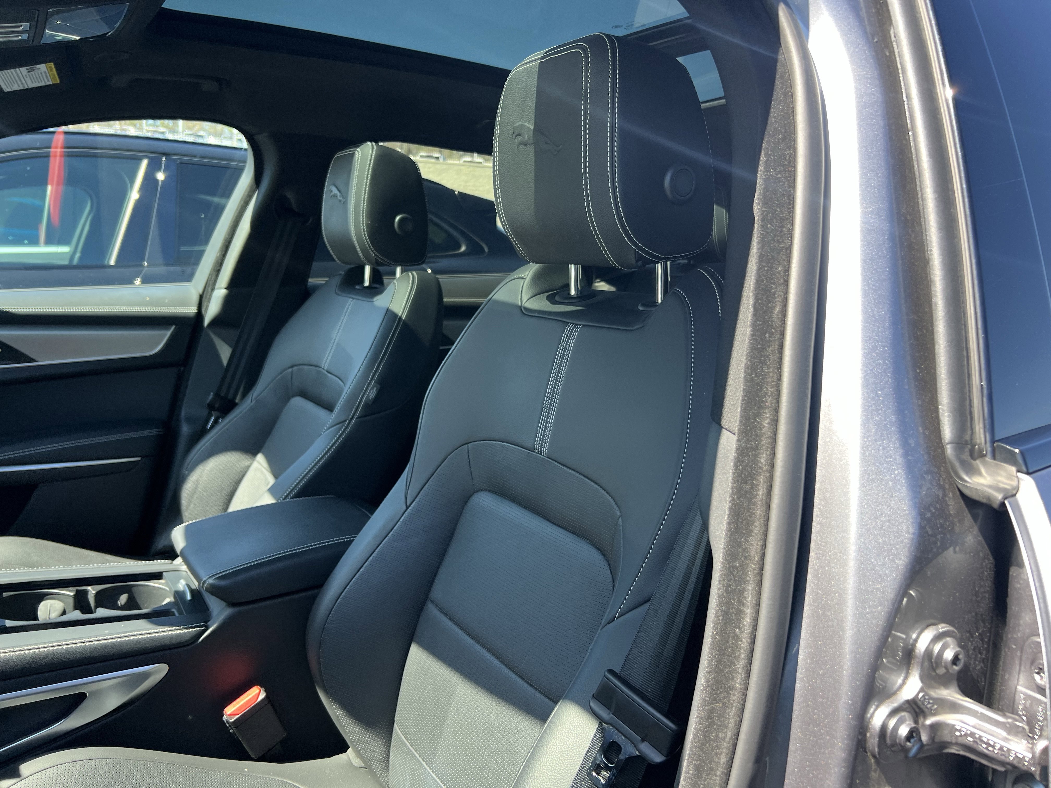 Certified 2025 Jaguar F-PACE R-Dynamic S image 15