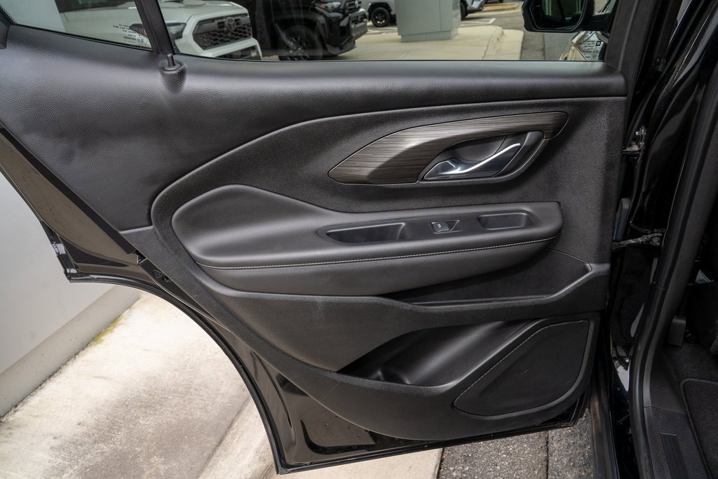 Used 2022 GMC Terrain SLT w/ Tech Package image 18