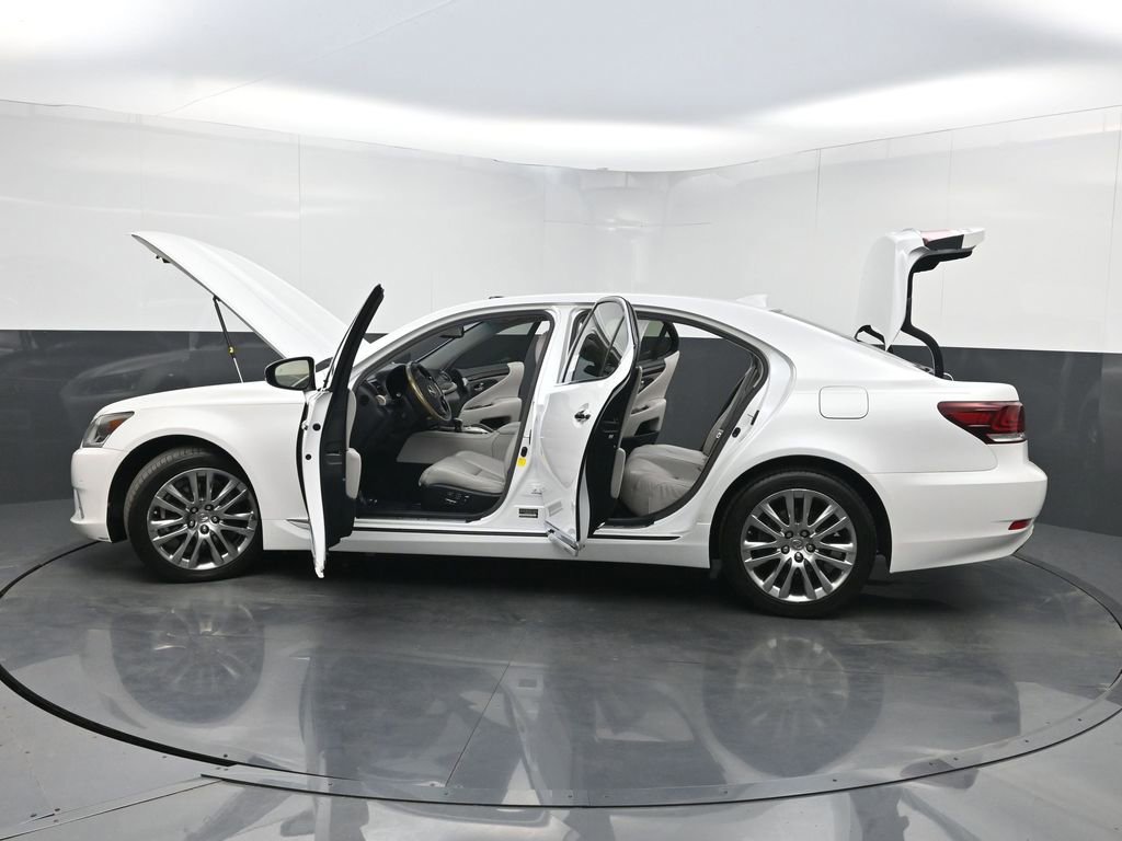 Used 2016 Lexus LS 460 w/ Comfort Package image 39