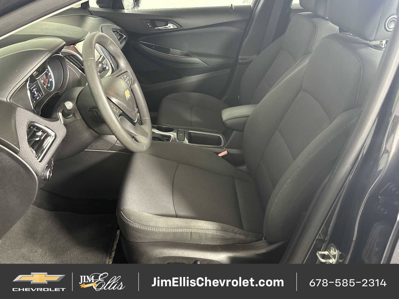 Used 2017 Chevrolet Cruze LT w/ Convenience Package FWD image 8