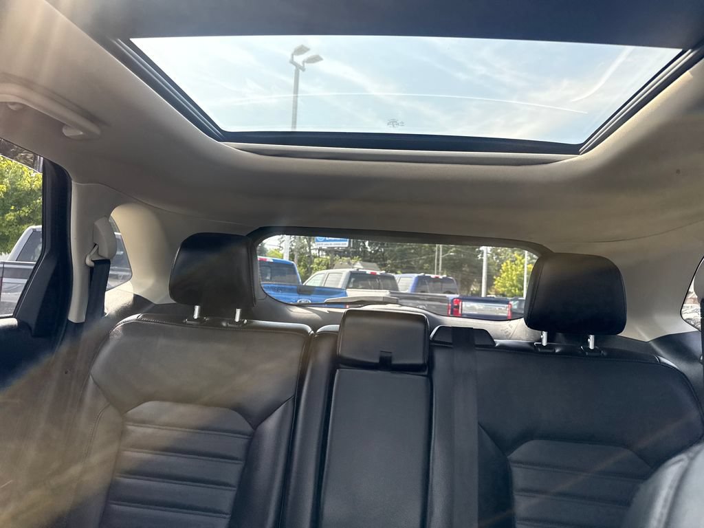 Used 2018 Ford Edge SEL w/ Equipment Group 201A AWD/4WD image 42