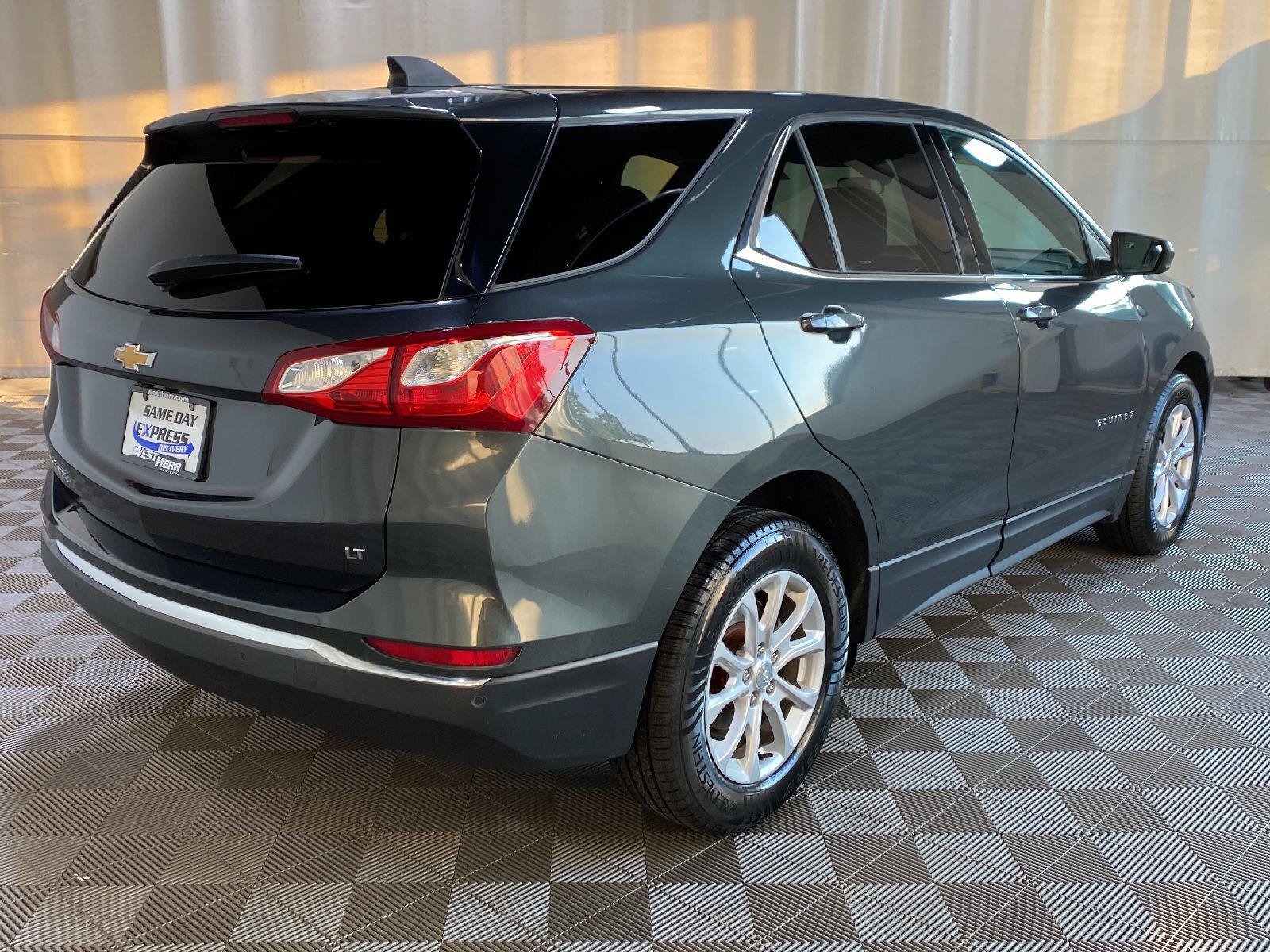 Used 2020 Chevrolet Equinox LT w/ Driver Convenience Package FWD image 11