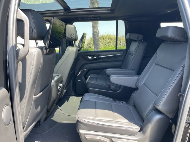 Used 2023 GMC Yukon XL Denali w/ Denali Reserve Package AWD/4WD image 26