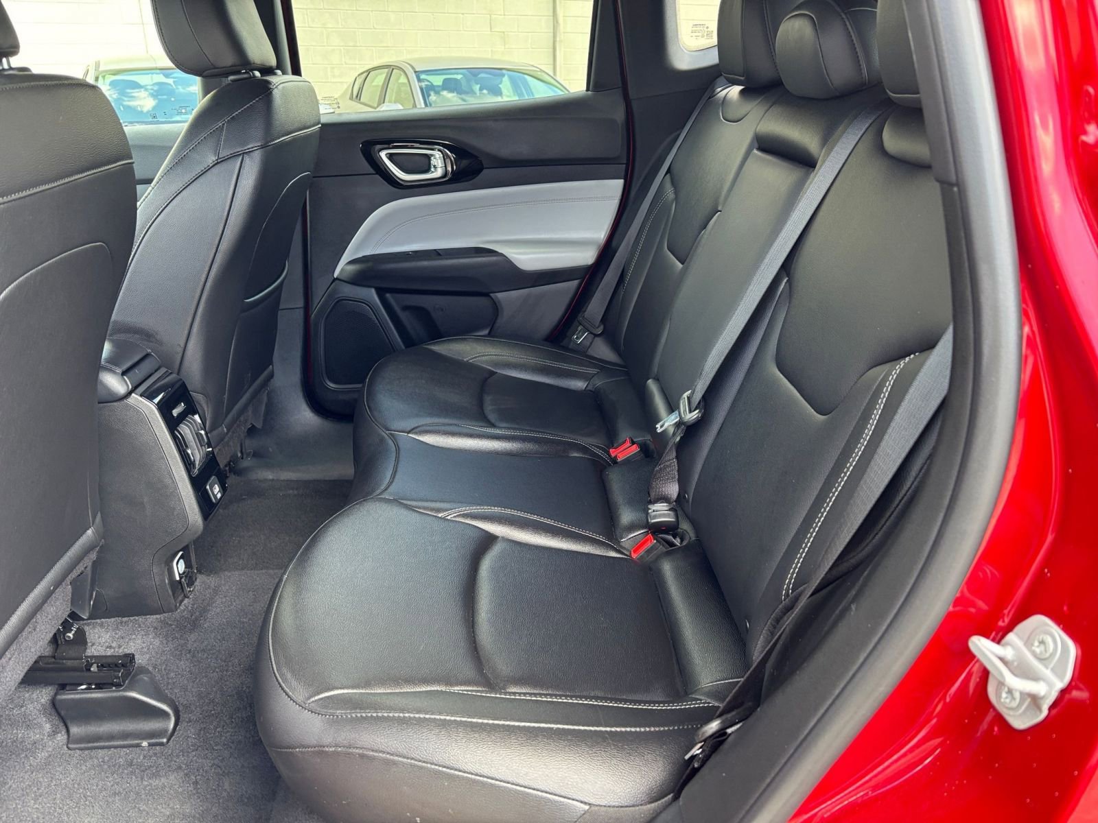 Used 2025 Jeep Compass Limited AWD/4WD image 28