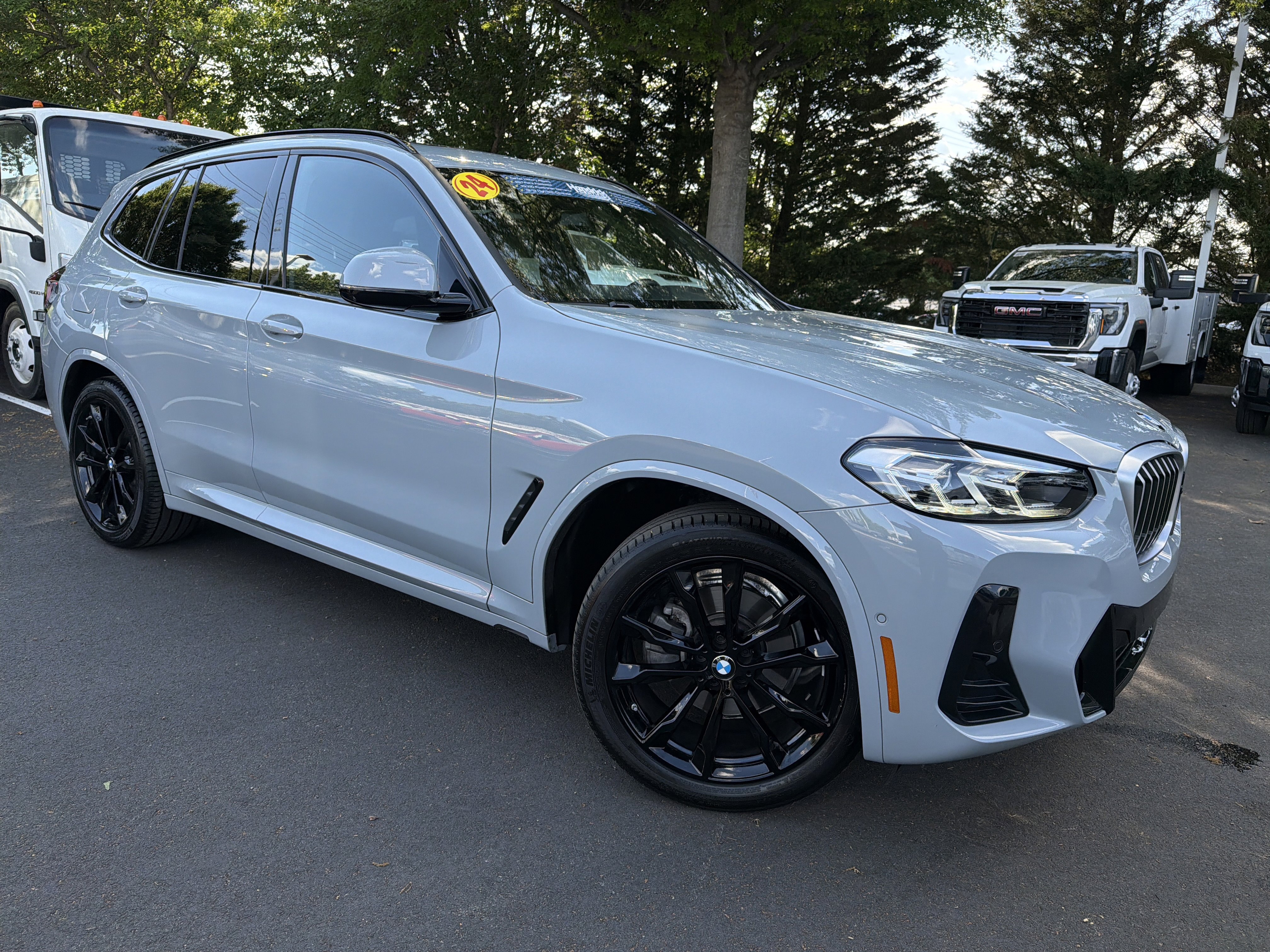 Used 2024 BMW X3 xDrive30i w/ Premium Package w/ZPA AWD/4WD image 3