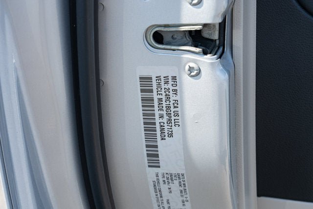 Used 2023 Chrysler Pacifica Touring-L FWD image 9