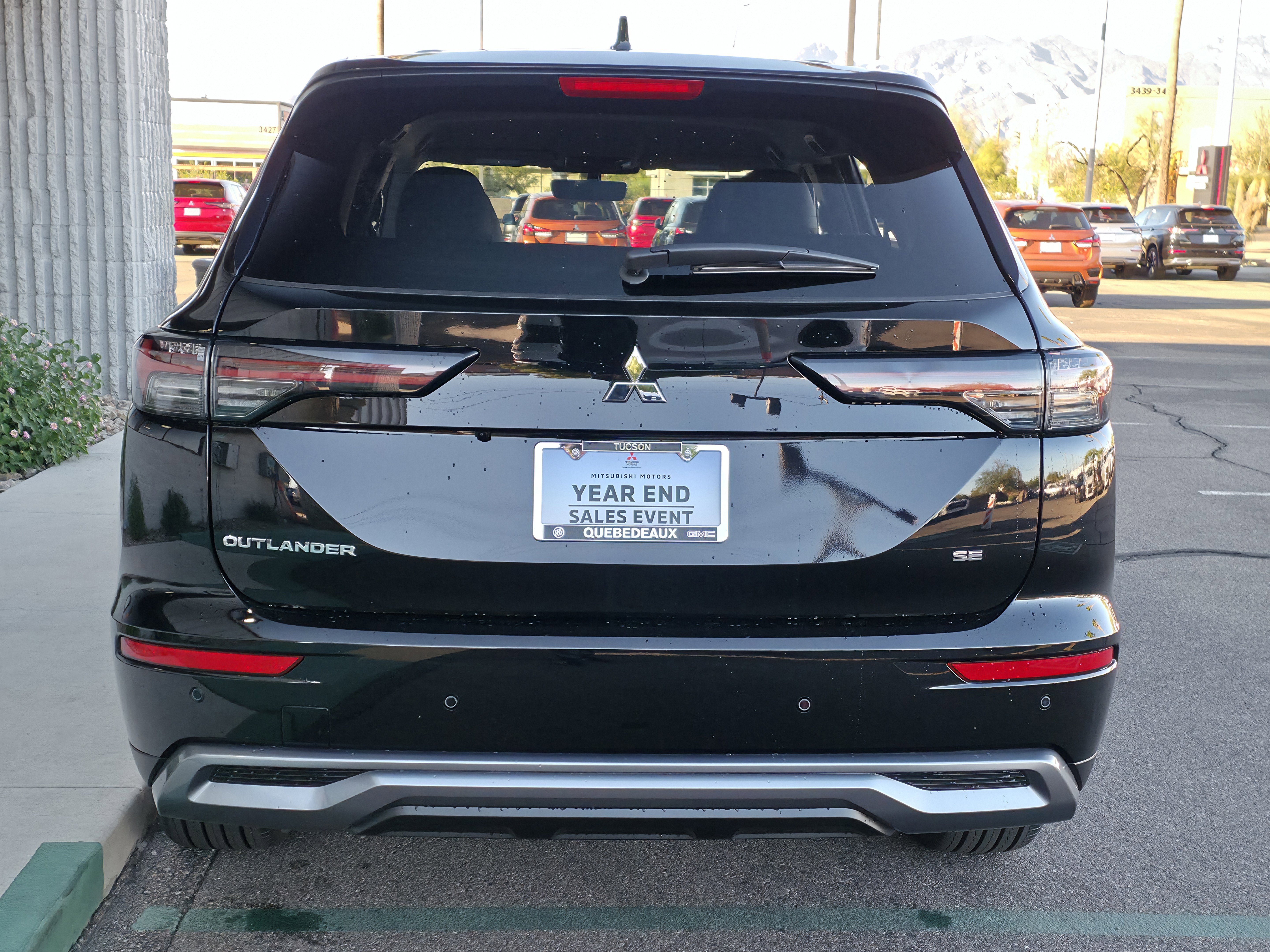 New 2025 Mitsubishi Outlander SE image 3