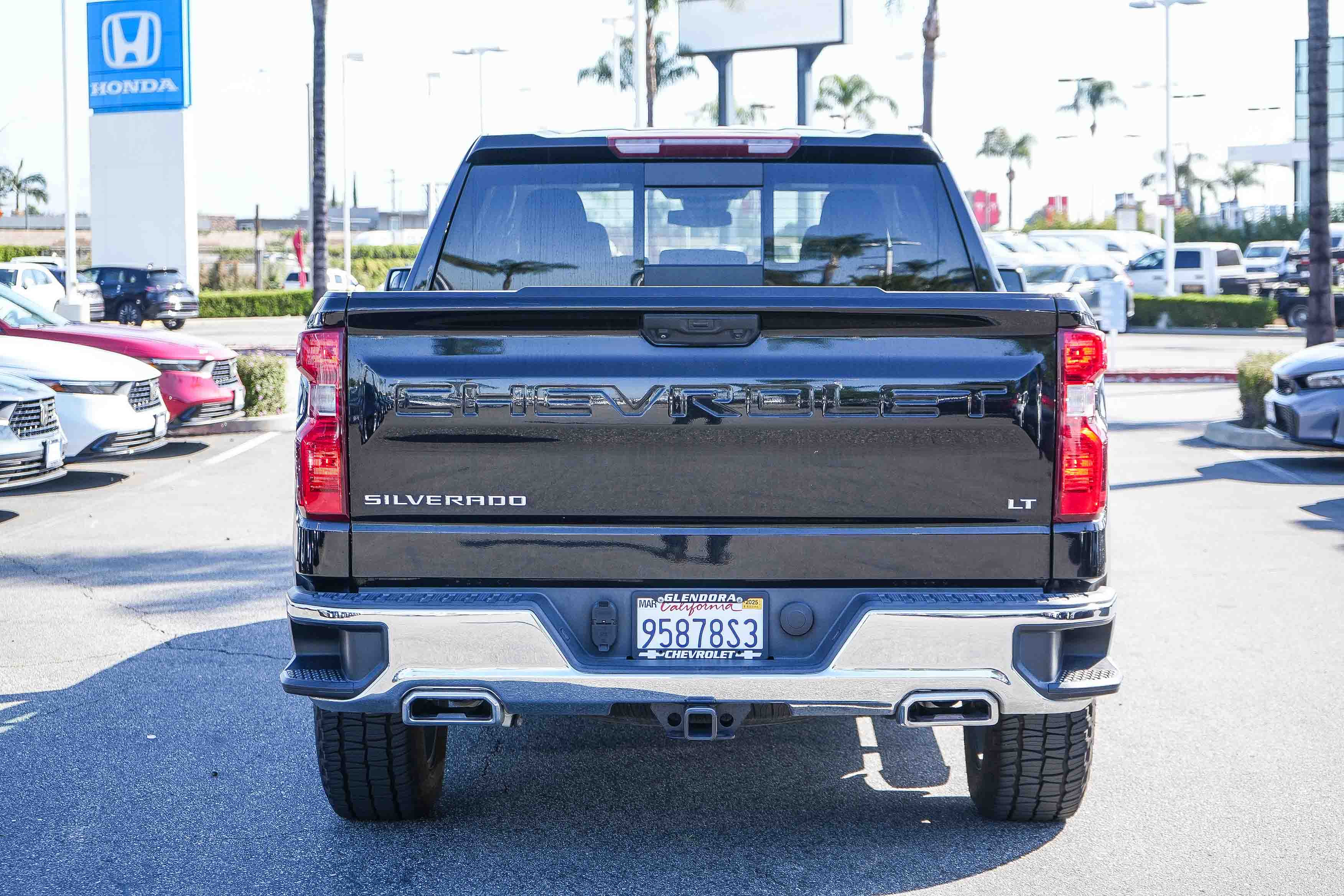 Used 2022 Chevrolet Silverado 1500 LT AWD/4WD image 8