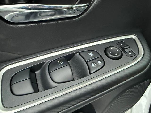 New 2025 Nissan Versa SR w/ Trunk Package image 20