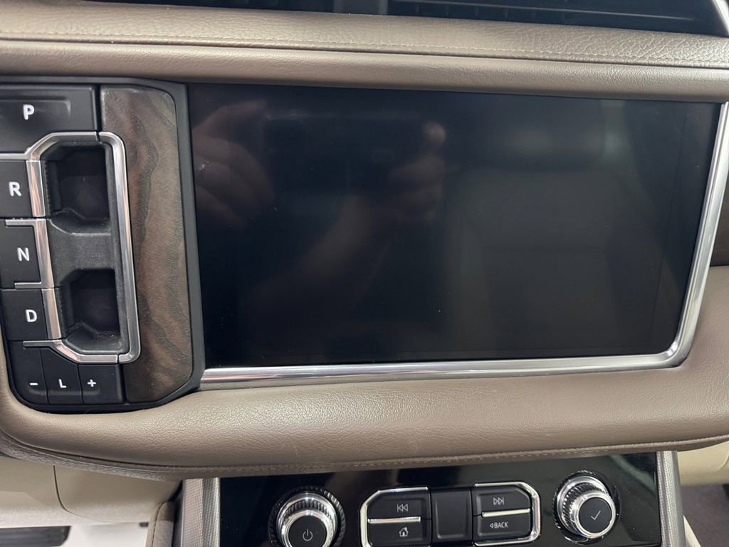 Used 2021 GMC Yukon Denali w/ Denali Premium Package image 21