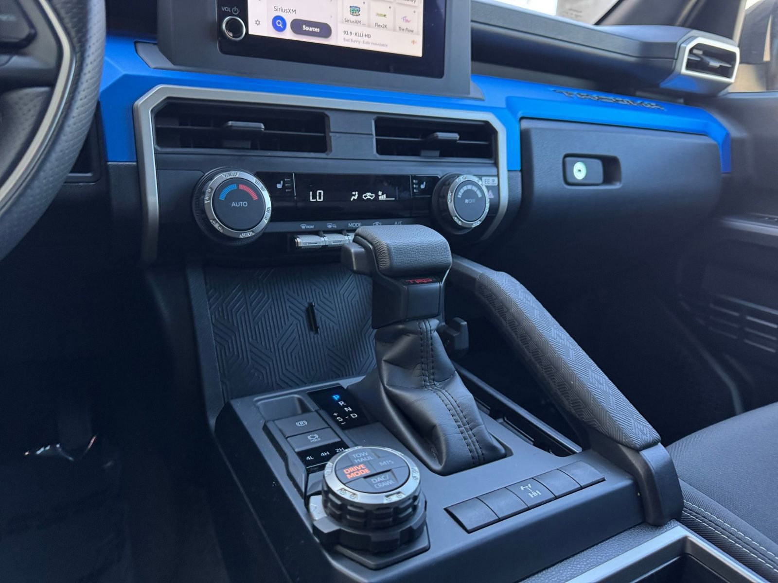 Used 2025 Toyota Tacoma TRD Off-Road image 41