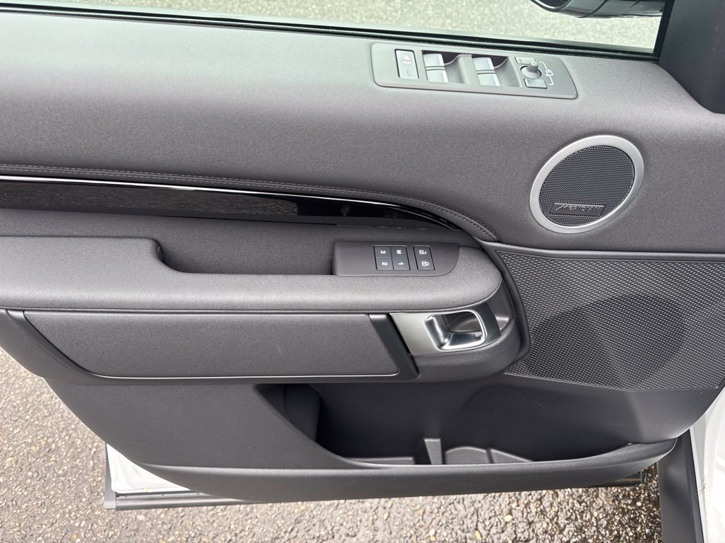 New 2026 Land Rover Discovery S AWD/4WD image 11