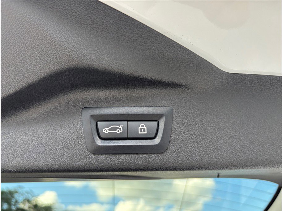 Used 2021 BMW X7 xDrive40i w/ Parking Assistance Package image 55