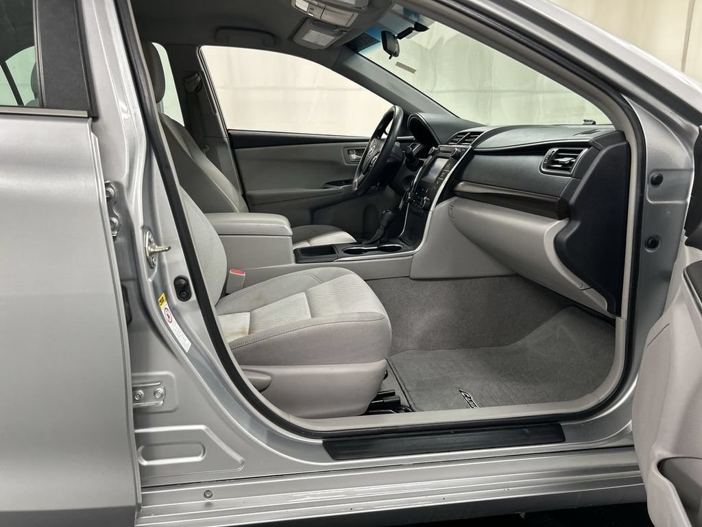 Used 2016 Toyota Camry LE FWD image 22