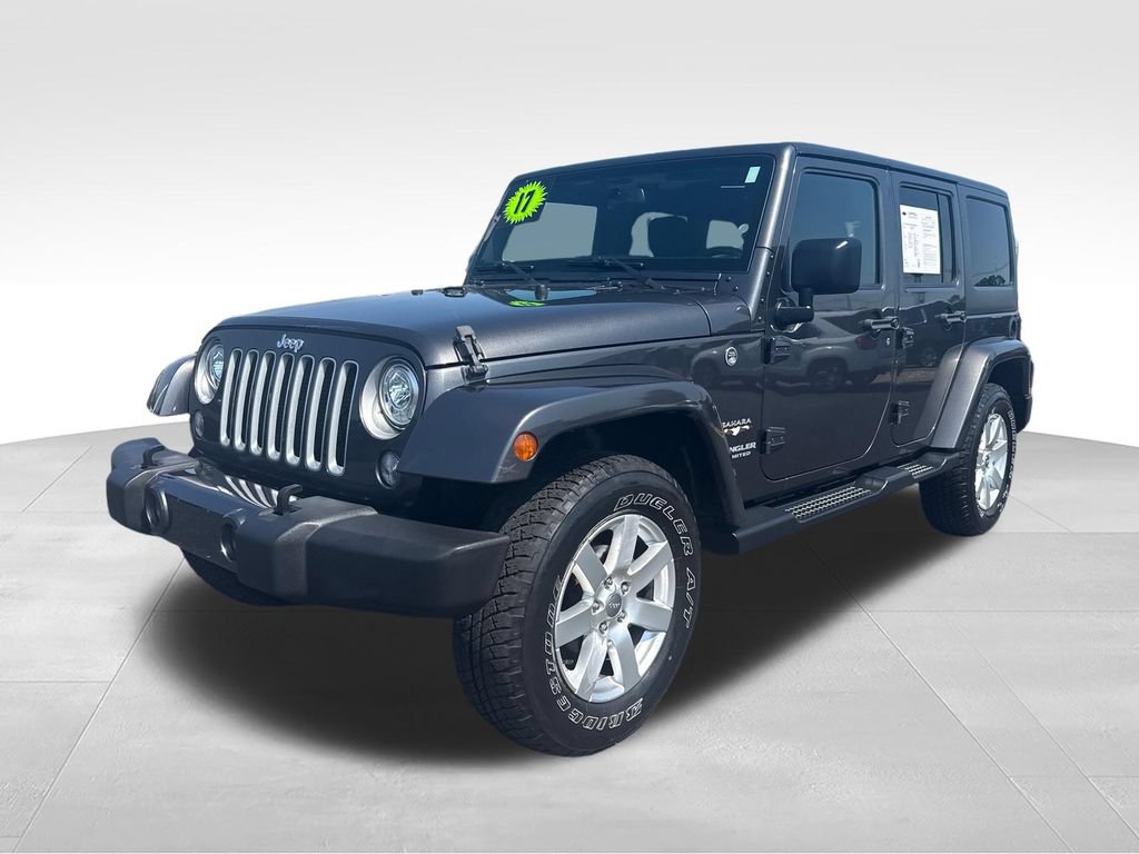 Used 2017 Jeep Wrangler Unlimited Sahara w/ Dual Top Group AWD/4WD image 2