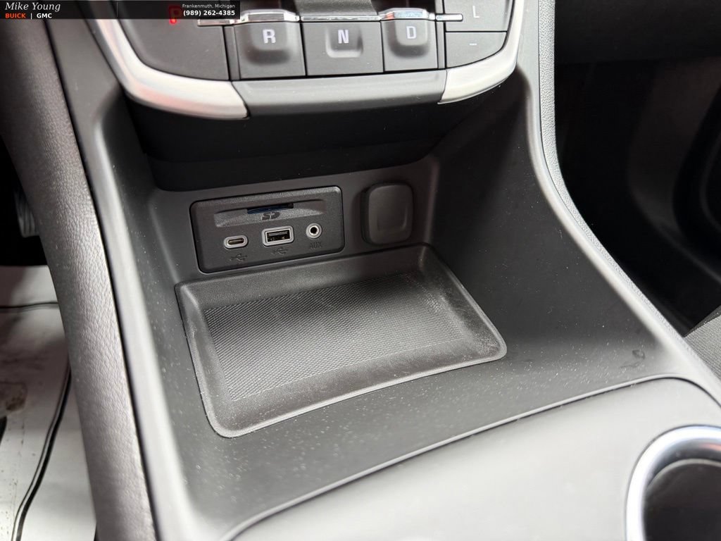 Used 2024 GMC Terrain SLT FWD image 31