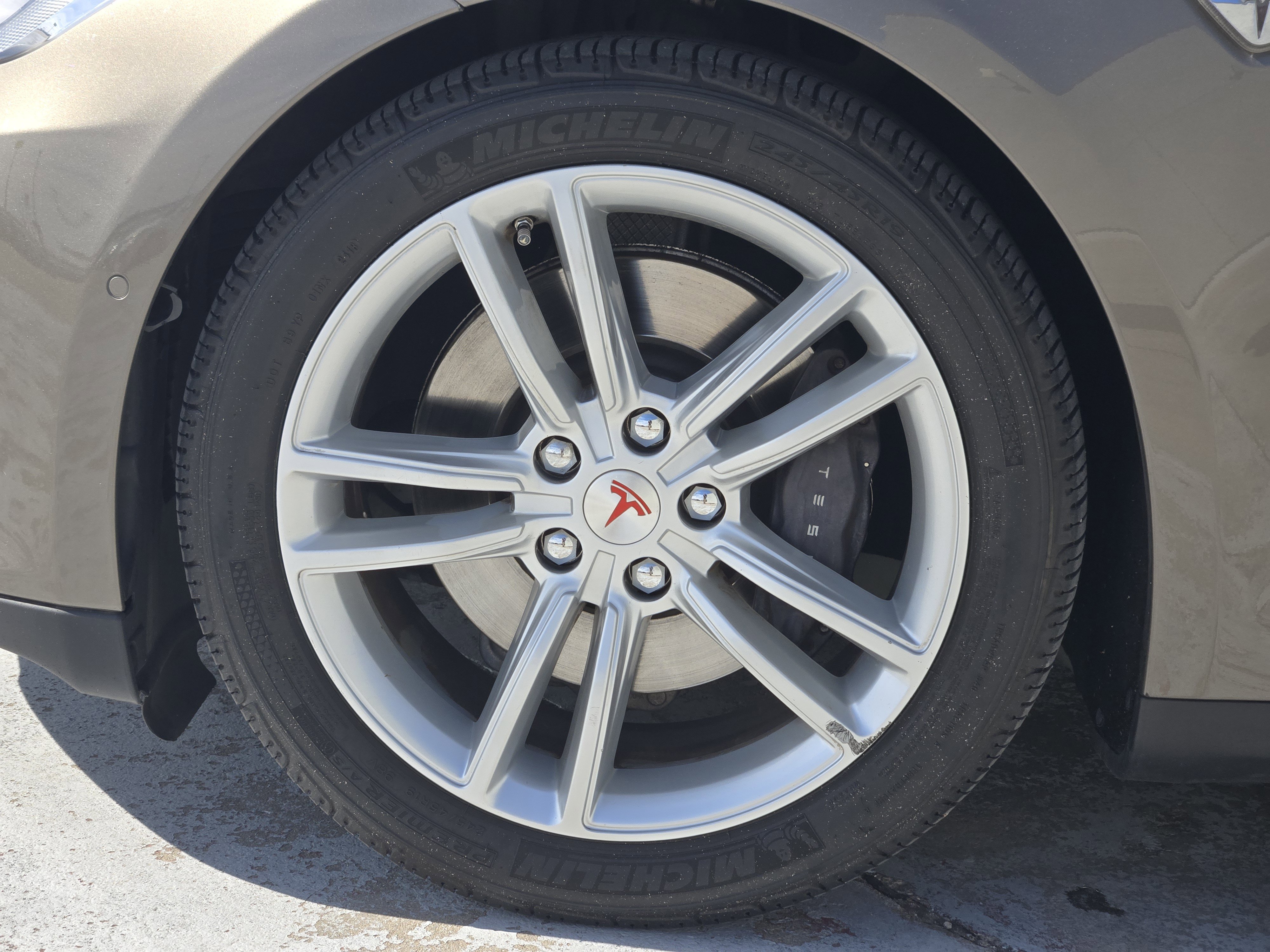 Used 2016 Tesla Model S 70 image 13