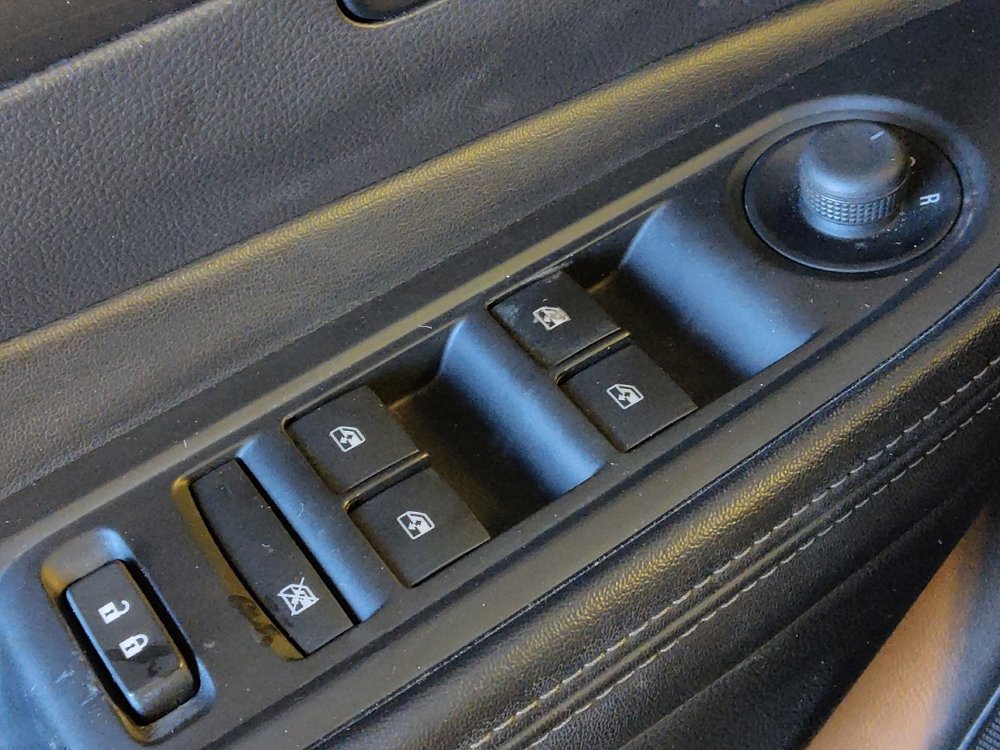 Used 2018 Buick Encore Sport Touring image 27