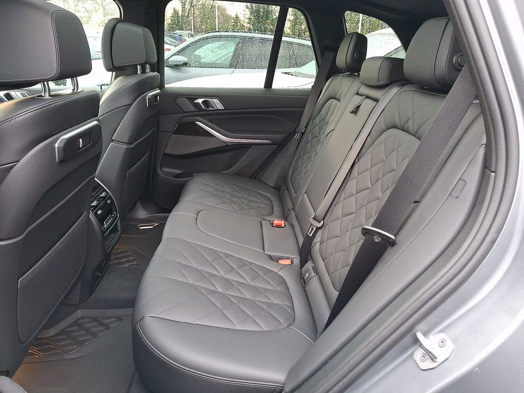 Used 2026 BMW X5 xDrive50e w/ Climate Comfort Package image 7