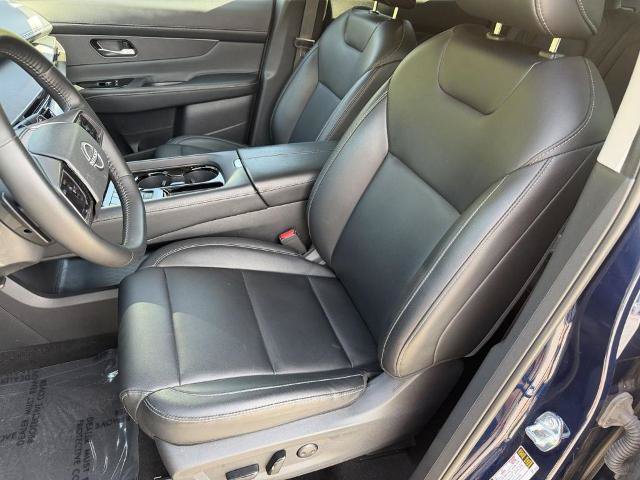 Certified 2025 Nissan Murano SV AWD/4WD image 16