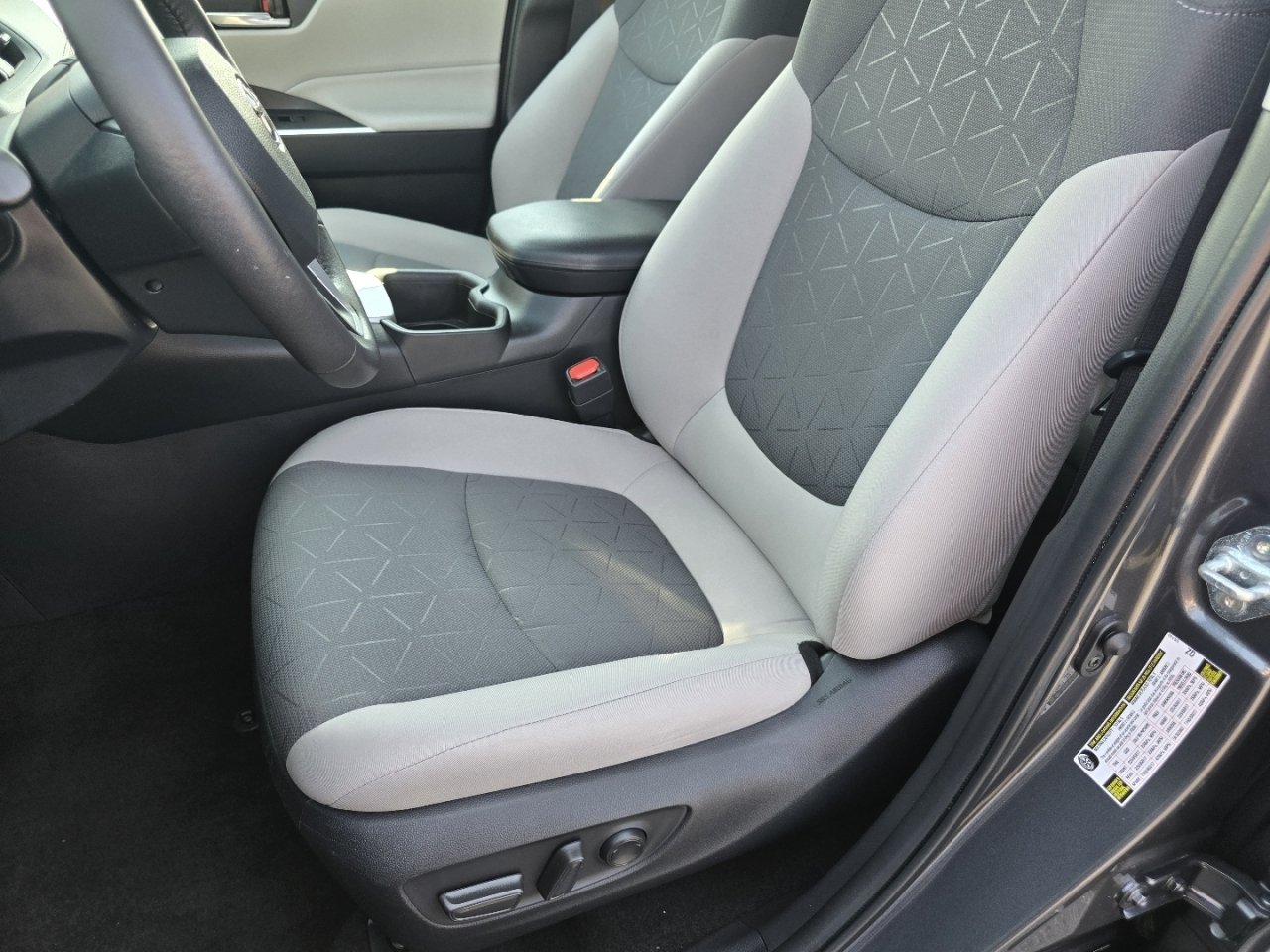 Certified 2023 Toyota RAV4 XLE w/ XLE Grade Weather Package AWD/4WD image 24