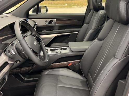 New 2027 Cadillac Vistiq Luxury AWD/4WD image 20