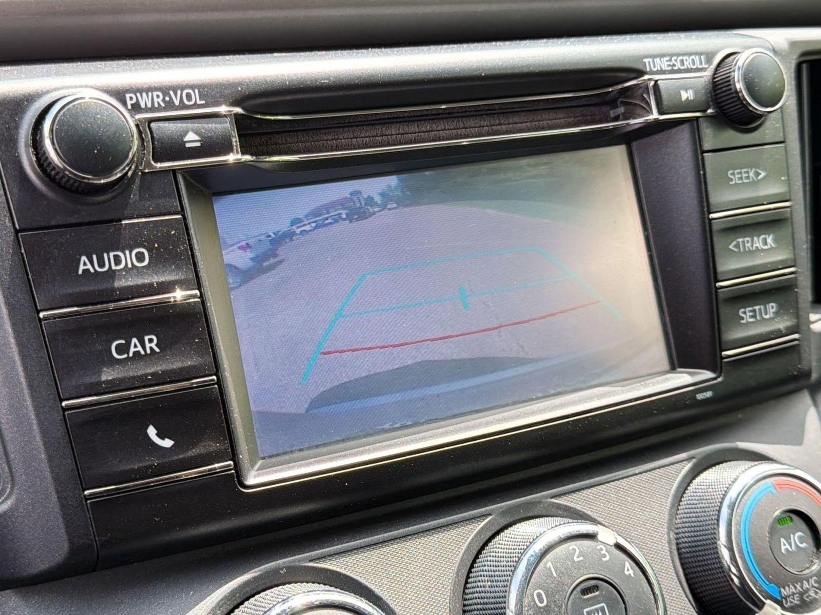 Used 2018 Toyota RAV4 LE image 18