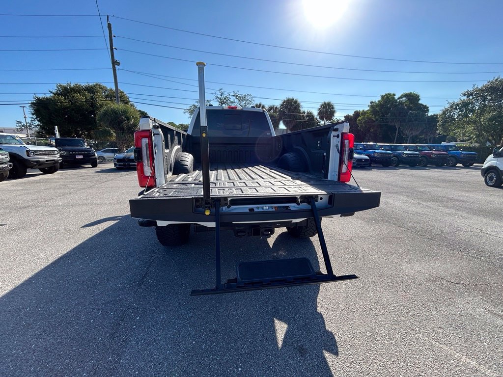 Used 2025 Ford F350 Platinum w/ Platinum Plus Package AWD/4WD image 32