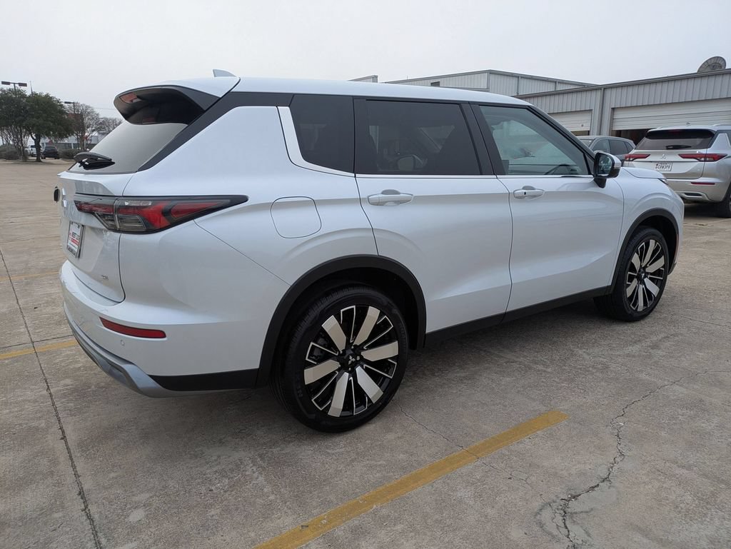 New 2026 Mitsubishi Outlander SE FWD image 6