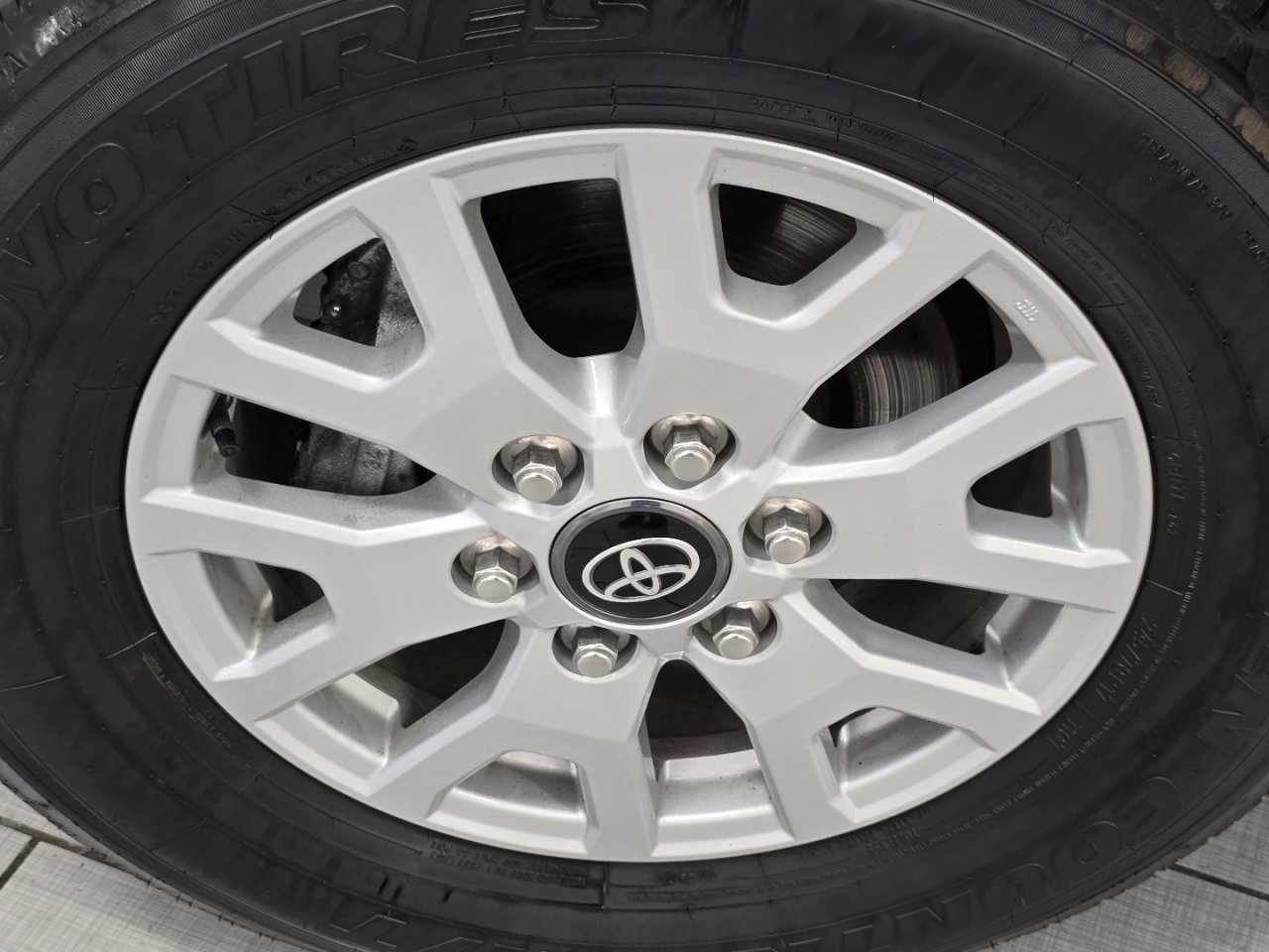 Certified 2024 Toyota Tacoma SR AWD/4WD image 6