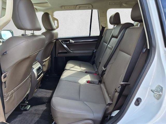 Used 2022 Lexus GX 460 Premium w/ Premium Package AWD/4WD image 19