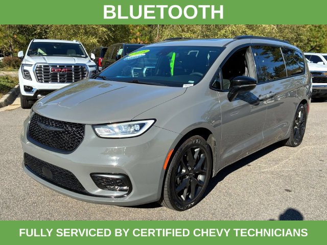 Used 2025 Chrysler Pacifica Limited FWD image 10