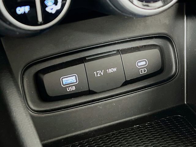Used 2025 Hyundai Venue SEL FWD image 20