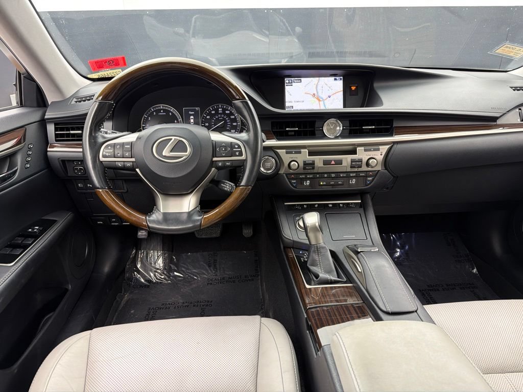 Used 2016 Lexus ES 350 w/ Luxury Package w/Wood Trim FWD image 7