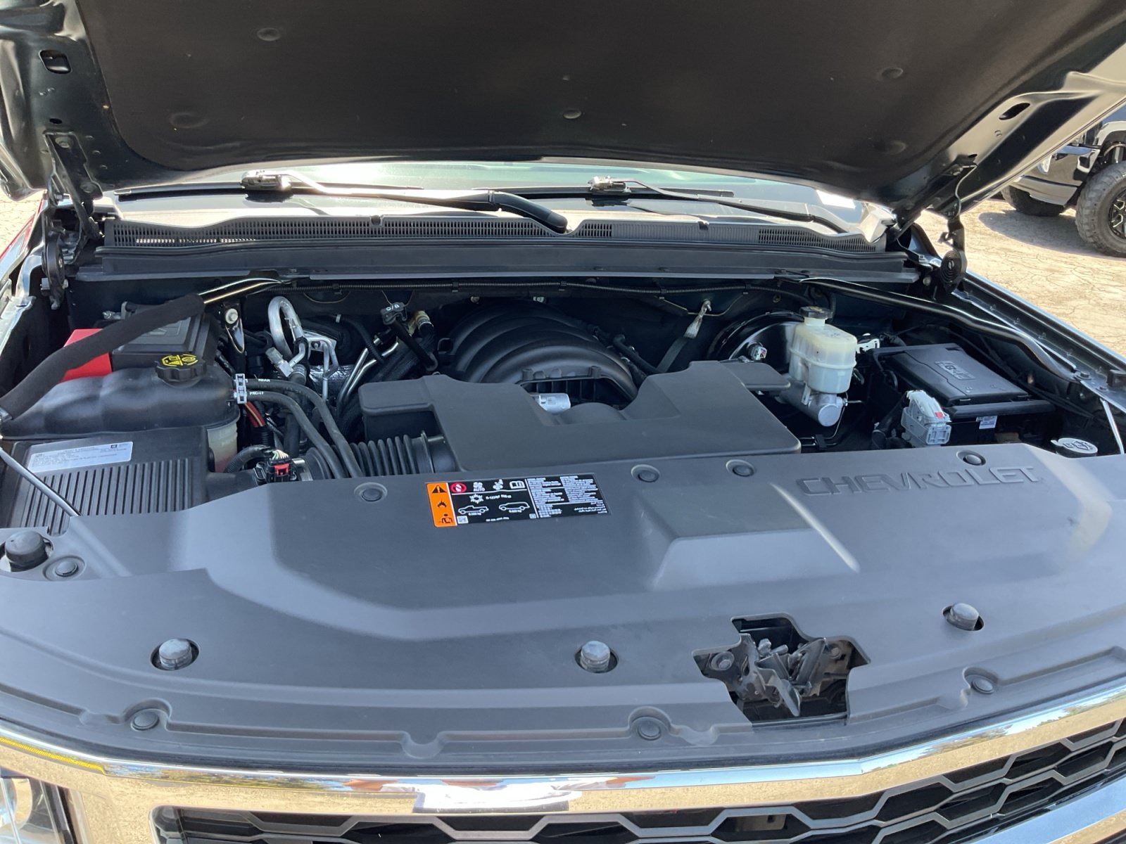 Used 2020 Chevrolet Suburban LT RWD image 22