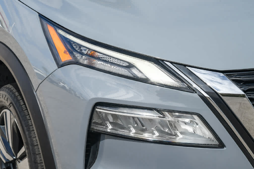 Used 2021 Nissan Rogue SL w/ Premium Package FWD image 3