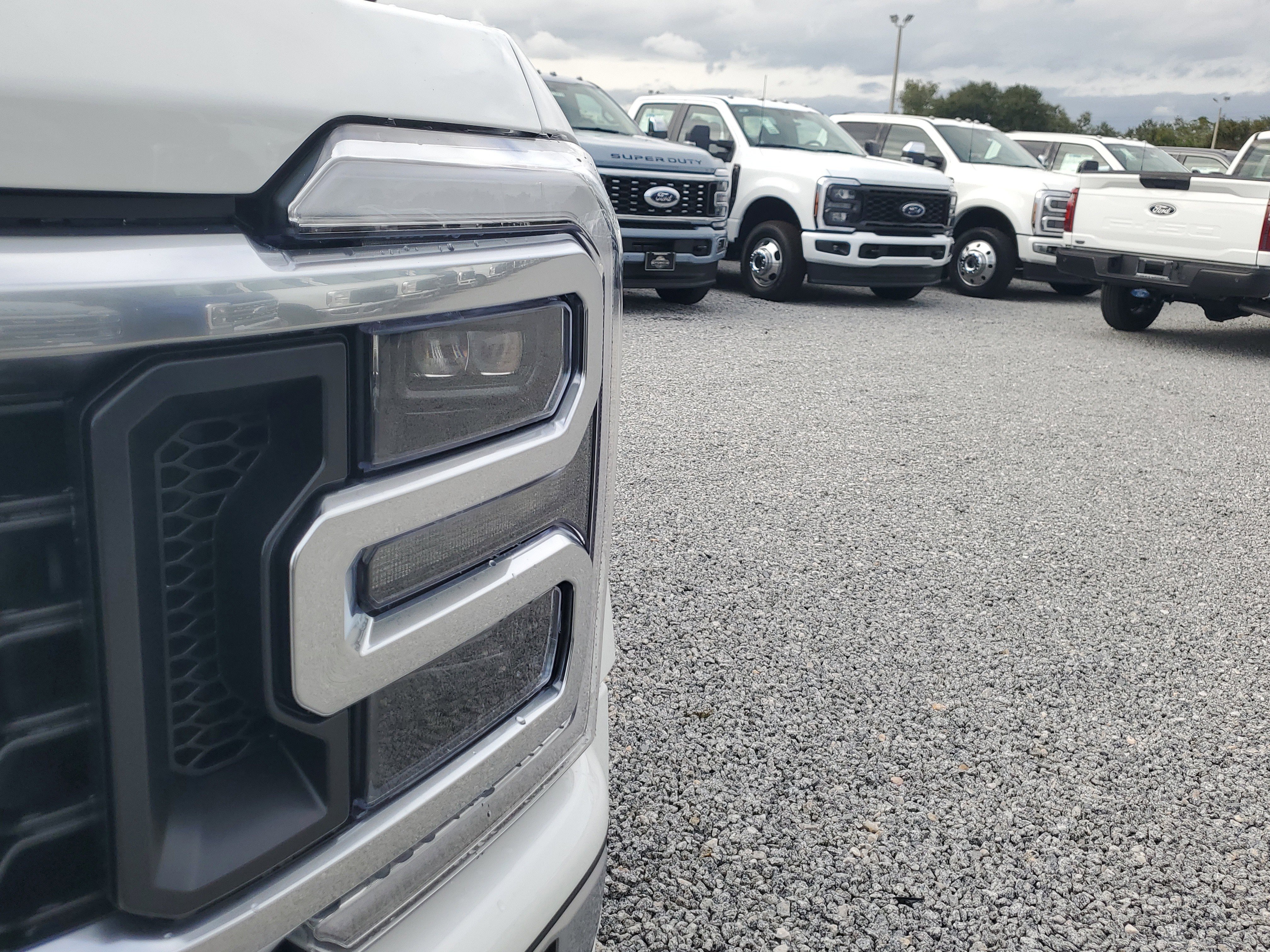 New 2026 Ford F450 Platinum w/ Platinum Plus Package image 4