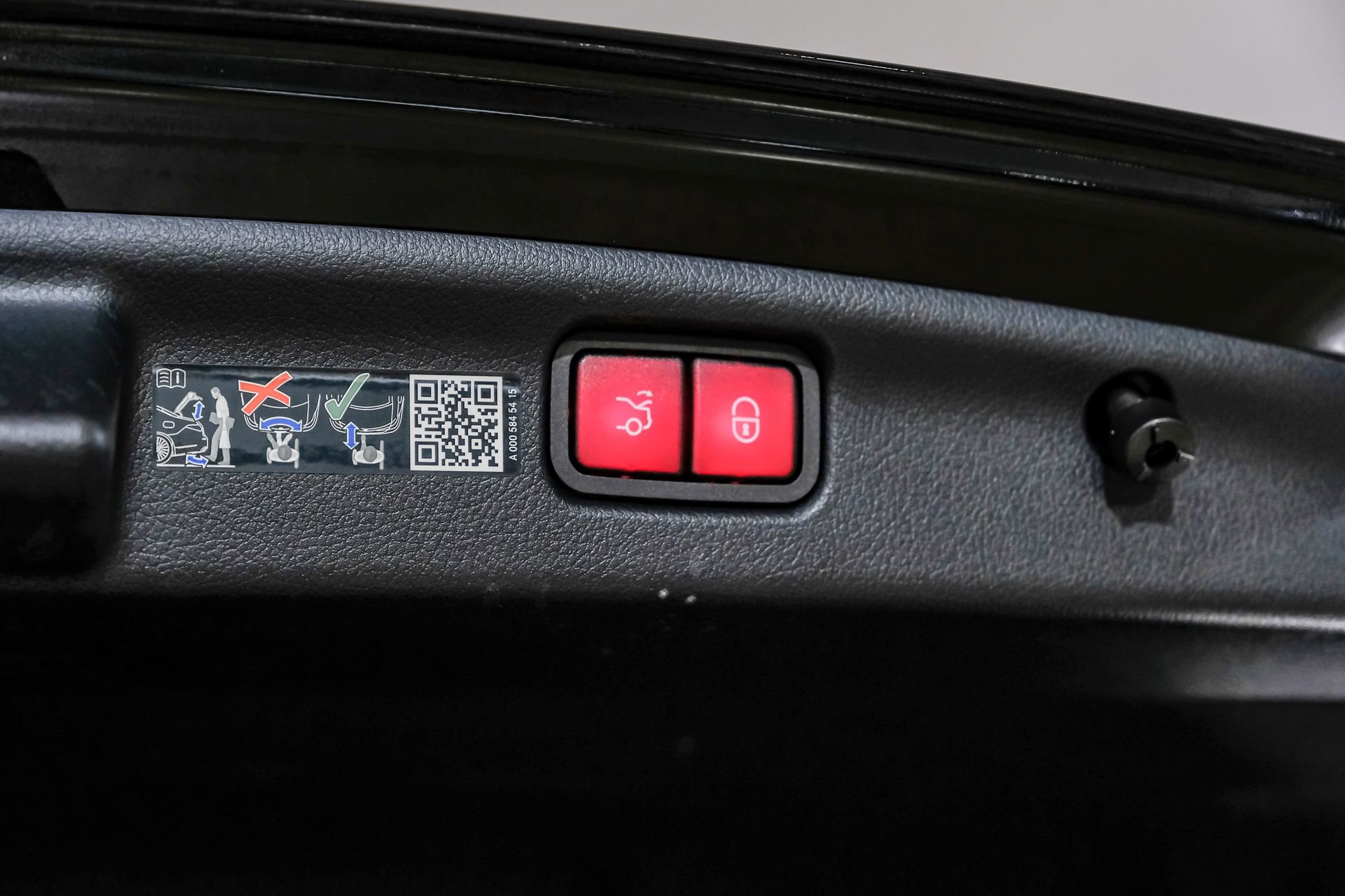 Used 2024 Mercedes-Benz C 43 AMG 4MATIC Sedan w/ Driver Assistance Package image 56