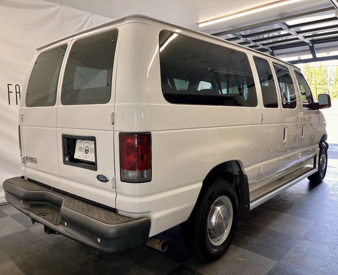 Used 2006 Ford E-350 and Econoline 350 XLT image 2