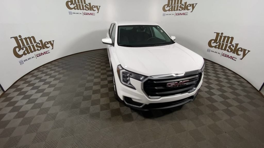 Used 2023 GMC Terrain SLE AWD/4WD image 3